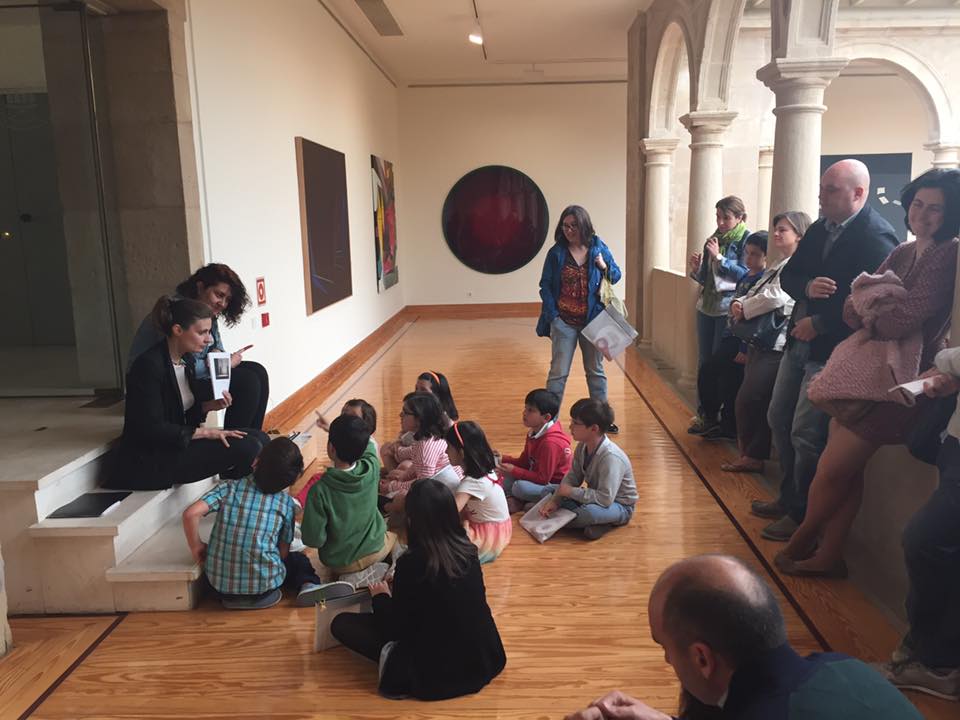 Algunos de los participantes en la cita cultural para conocer la exposición permanente