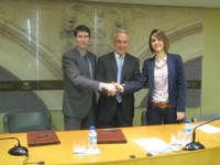 El Parlamento de La Rioja y el IER firman un convenio para investigar sobre la Convención de Santa Coloma
