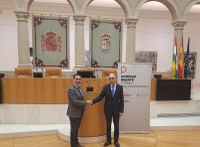 El Parlamento de La Rioja y la Universidad de La Rioja suscriben el convenio para la organización del IV Torneo de Debate Preuniversitario