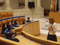 El Parlamento edita un folleto dirigido a niños para acercar a los más pequeños el trabajo que se desarrolla en la Cámara