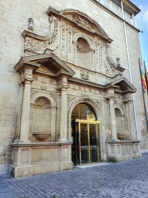 Firma de la adenda al protocolo de colaboración entre el Parlamento de La Rioja y la UR