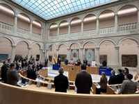El Pleno arranca con un minuto de silencio