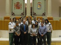 El Presidente de la Cámara recibe a las jugadoras del Nuchar Murillo Eurochamp durante las Jornadas de Puertas Abiertas