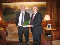 El Presidente del Parlamento de La Rioja recibe la memoria de la Fiscalía de 2010
