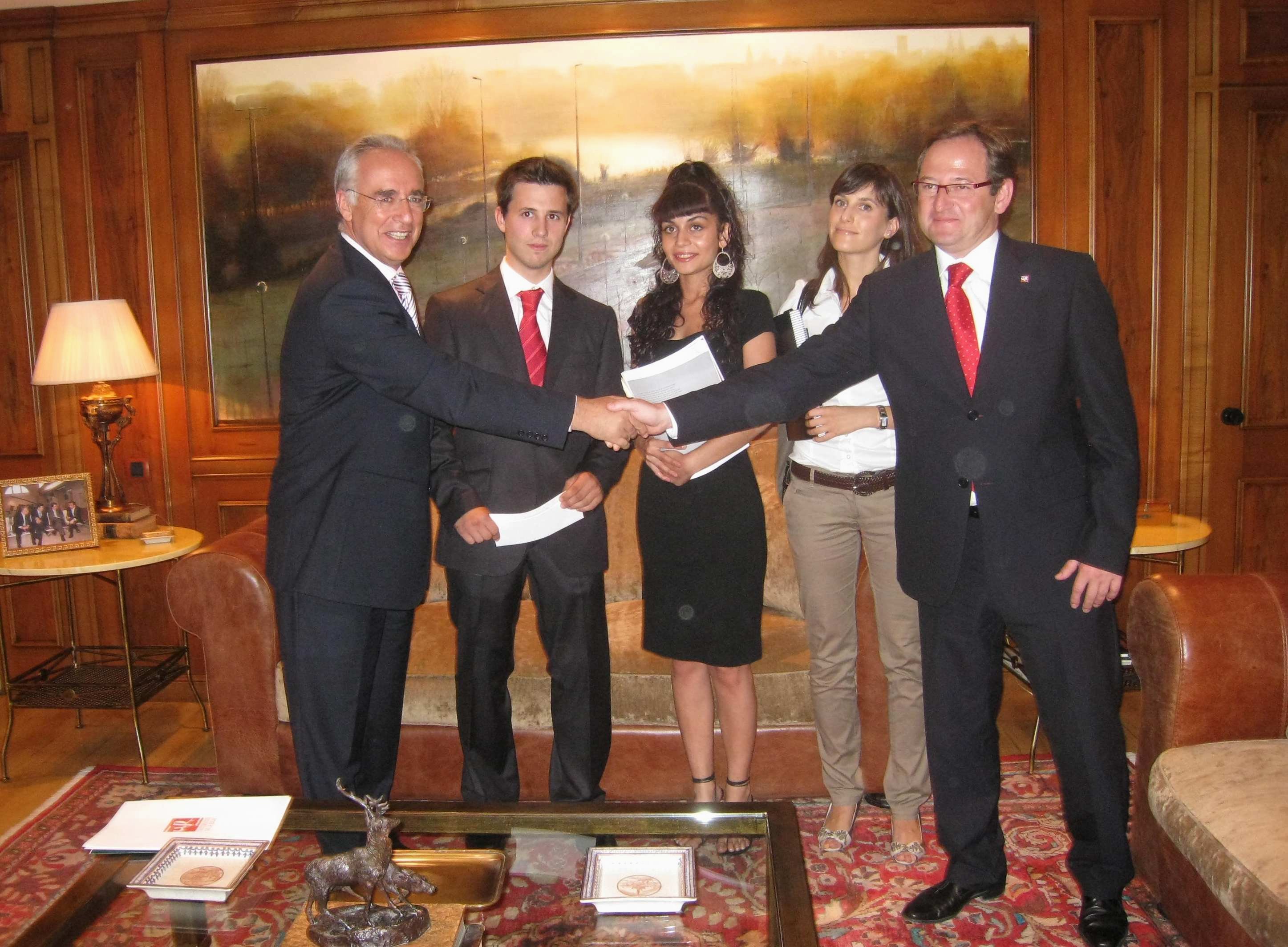 Entrega Becas Naciones Unidas