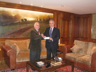 Entrega donación a Cruz Roja