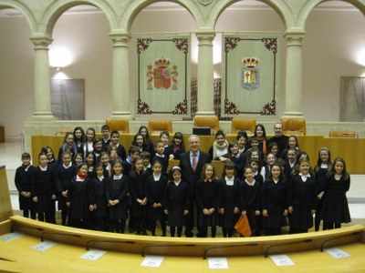 Visita de los alumnos del Coro Jorbalán de Adoratrices