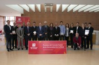 El Presidente entrega el Premio a la Innovación Docente, concedido por el Consejo Social de la UR, a Eduardo Rodríguez