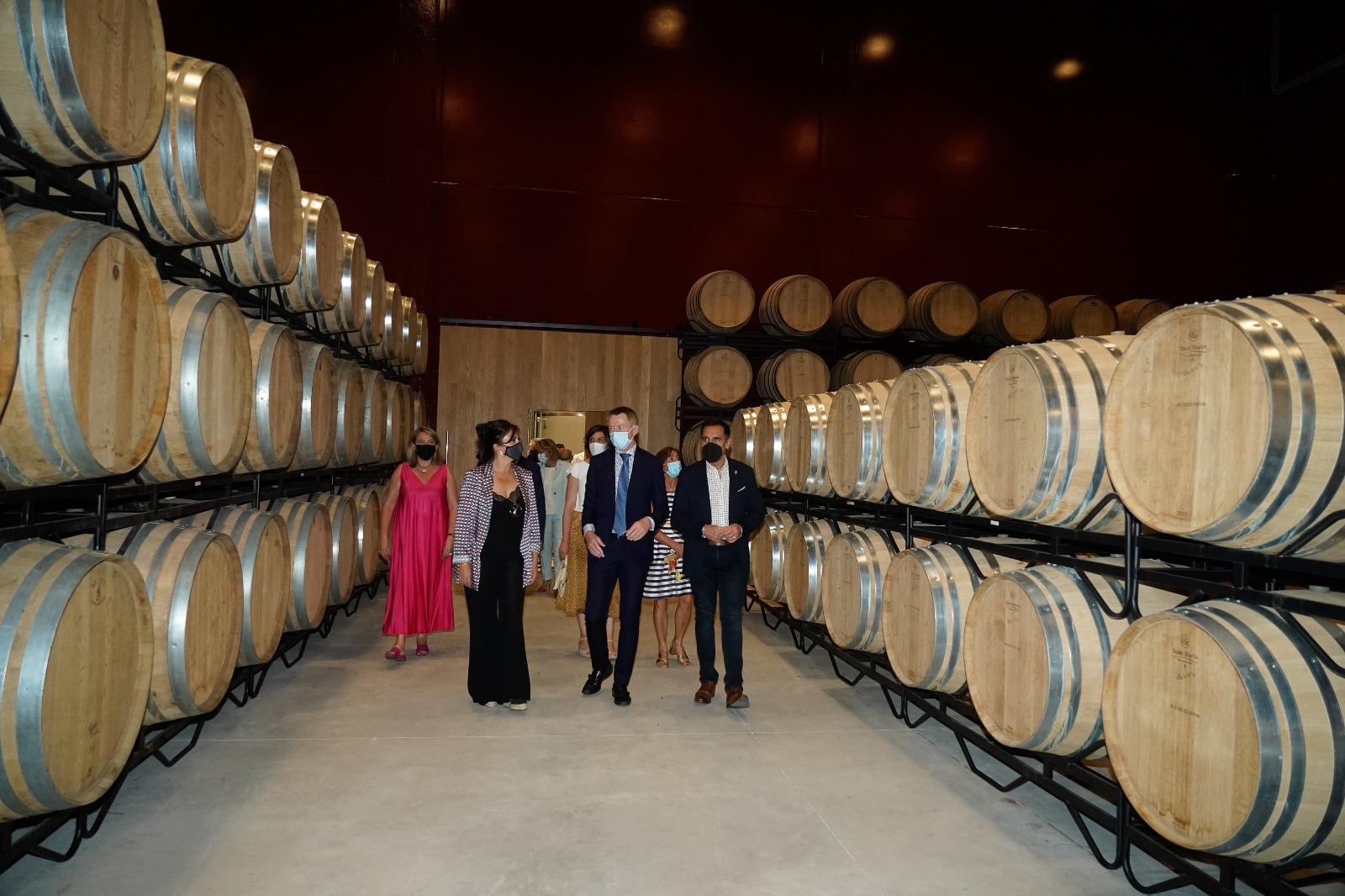 Autoridades en un momento de la visita a las instalaciones 