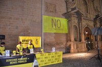 La fachada del Parlamento se iluminó durante un acto por la abolición de la pena de muerte de Amnistía Internacional