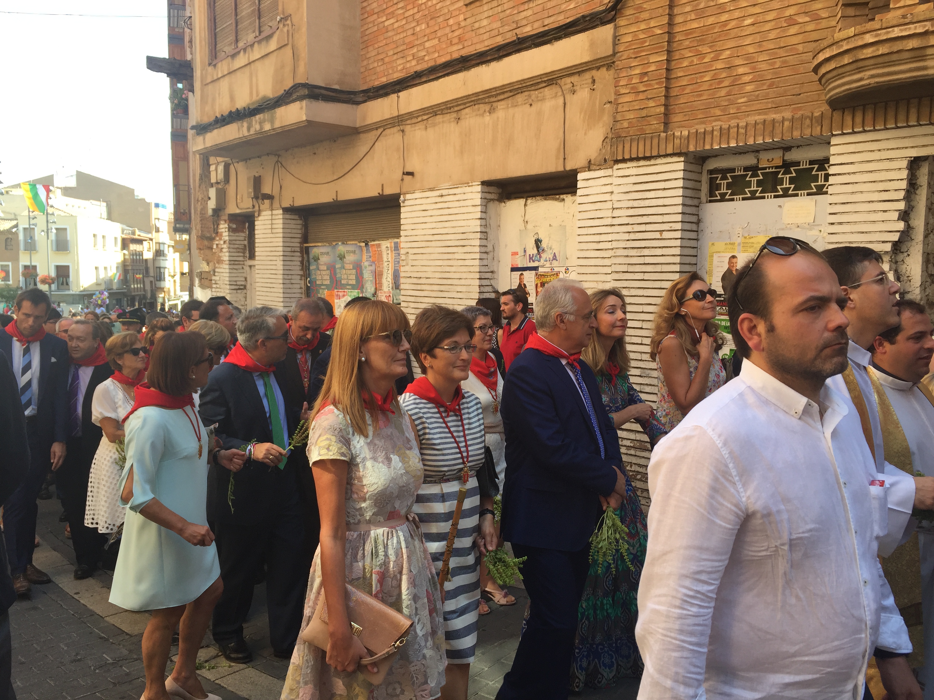 Autoridades participantes en la función religiosa en honor a los Patronos