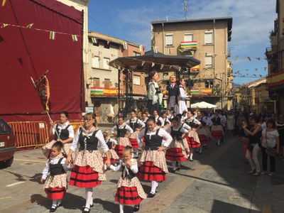 Grupo de danzas de Cenicero