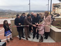 La Presidenta del Parlamento acompaña a los vecinos de Entrena en la inauguración de la Plaza de San Martín y en los actos con motivo de San Blas