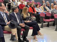 La presidenta del Parlamento asiste a la última lección magistral de Pedro de Pablo Contreras