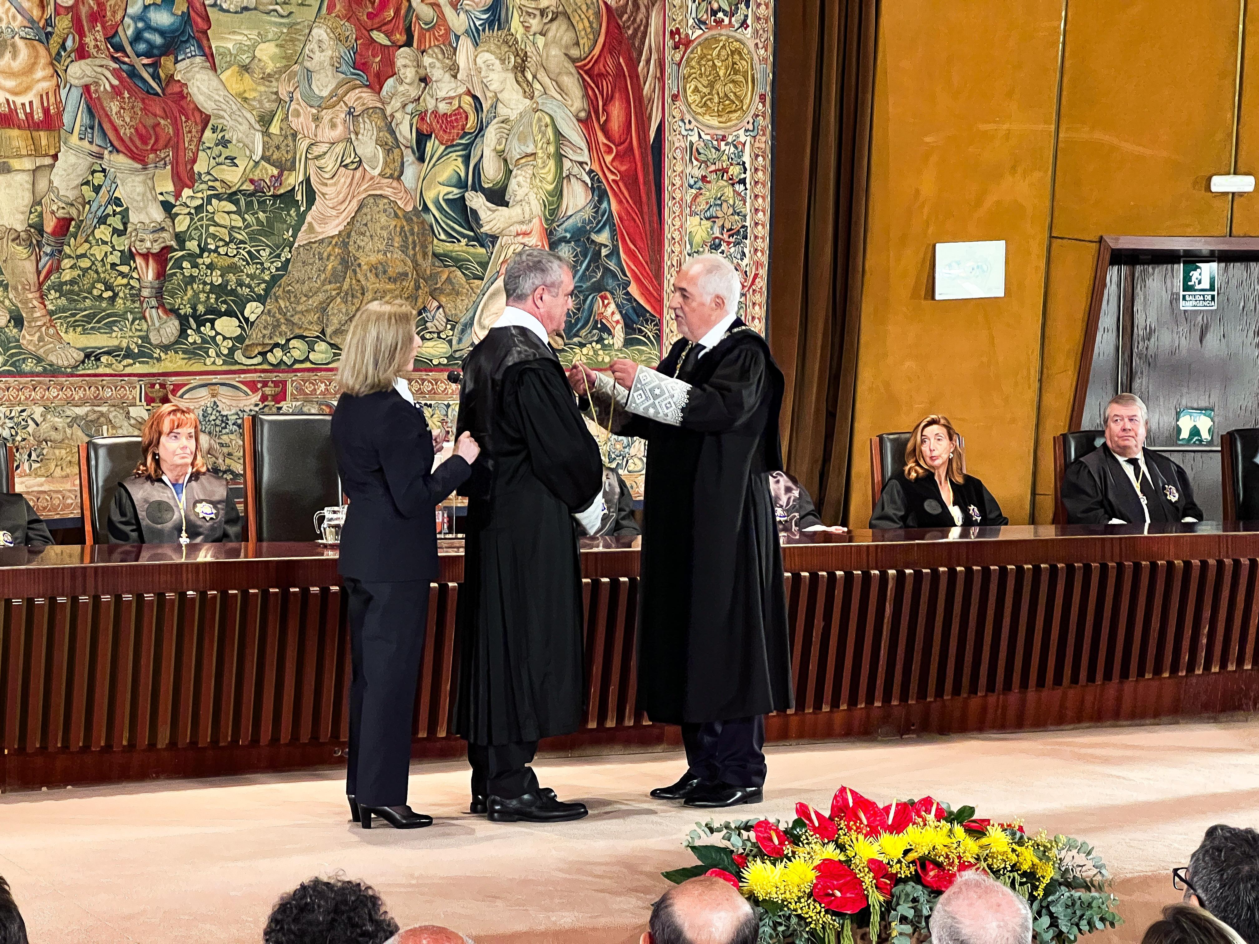 Toma de posesión de Macías Castaño como nuevo miembro del TC