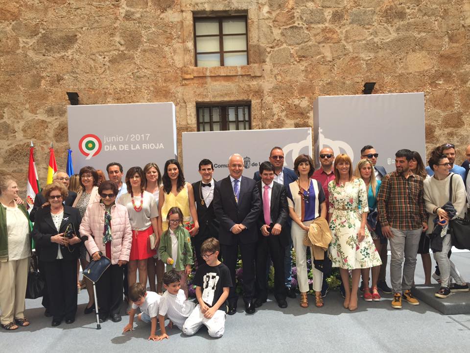 Carlos Coloma recibió el título de Riojano Ilustre