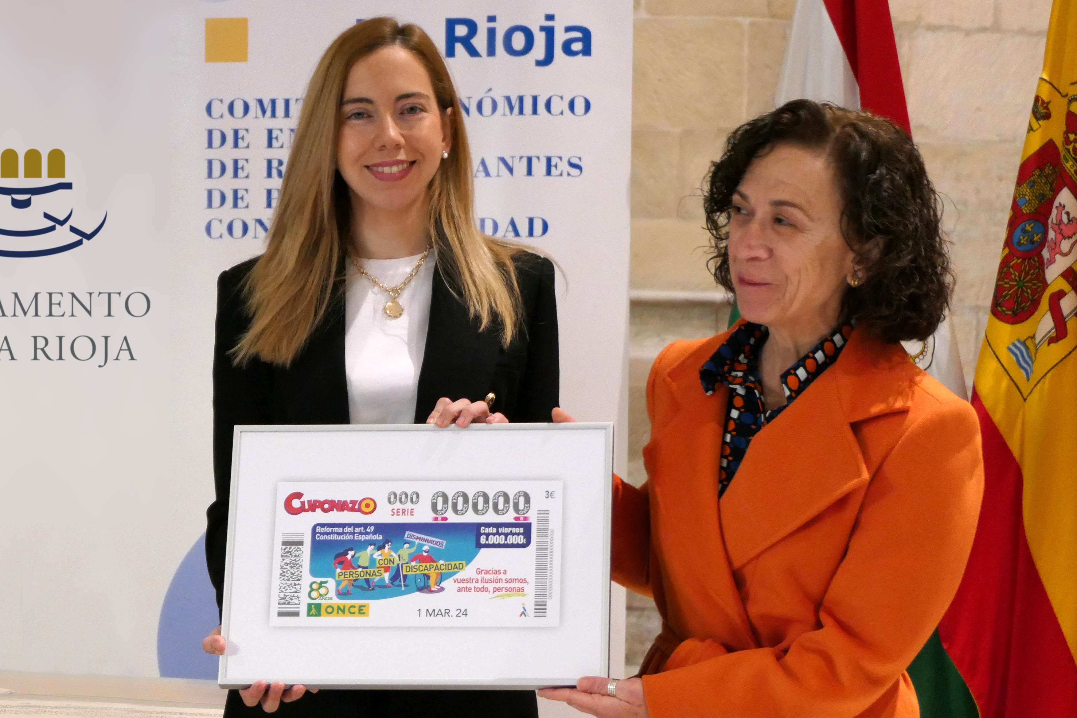 Entrega del renovado artículo 49 de la Constitución y presentación de un cupón alusivo de la ONCE 