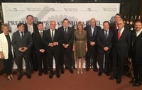 La Presidenta del Parlamento felicita a Grafometal, Premio a la Empresa Familiar del Año 2018