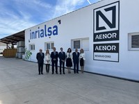 La presidenta del Parlamento felicita a Inrialsa por su compromiso con el medio ambiente