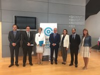 La Presidenta del Parlamento felicita al IES Comercio de Logroño por su labor educativa en su 75° aniversario