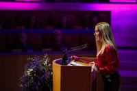 La presidenta del Parlamento llama en el 25-N a “trabajar juntos para erradicar la violencia y promover la igualdad”