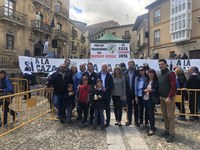 La Presidenta del Parlamento participa en los actos organizados con motivo del Día del Cazador en Briones