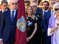 La presidenta del Parlamento visita Haro en el día grande de sus fiestas