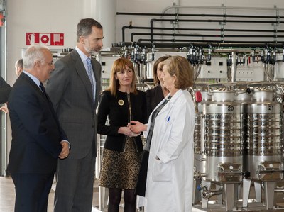 La Presidenta, el Presidente del Gobierno y SM el Rey dialogando