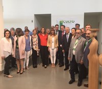 Foto de familia de los participantes en la inauguración de Sculto