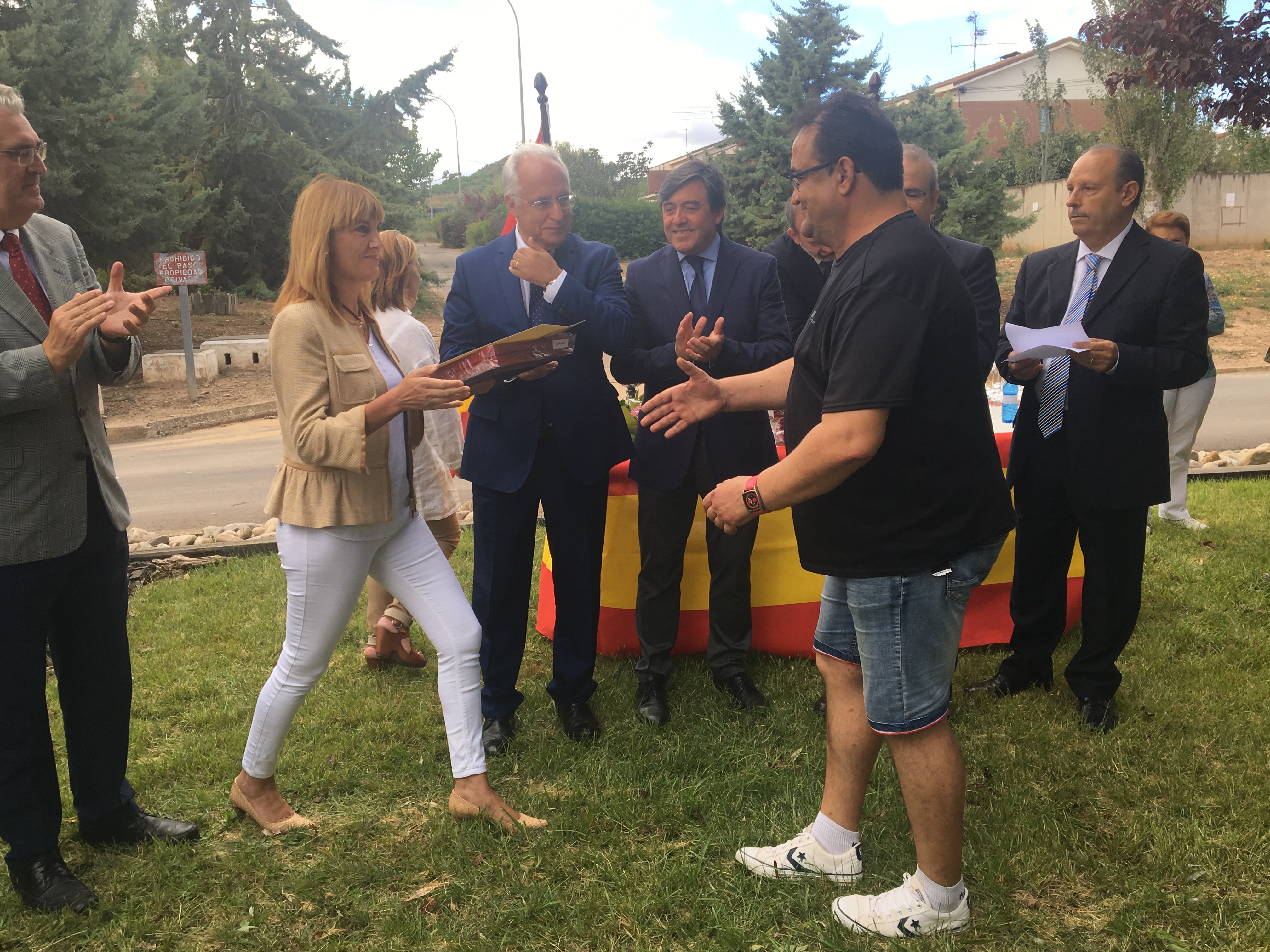 González ha entregado uno de los galardones