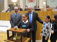 Acto "Diputados por un día" de Aldeas Infantiles