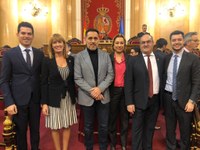 Senadores y Senadoras con el Presidente del Parlamento