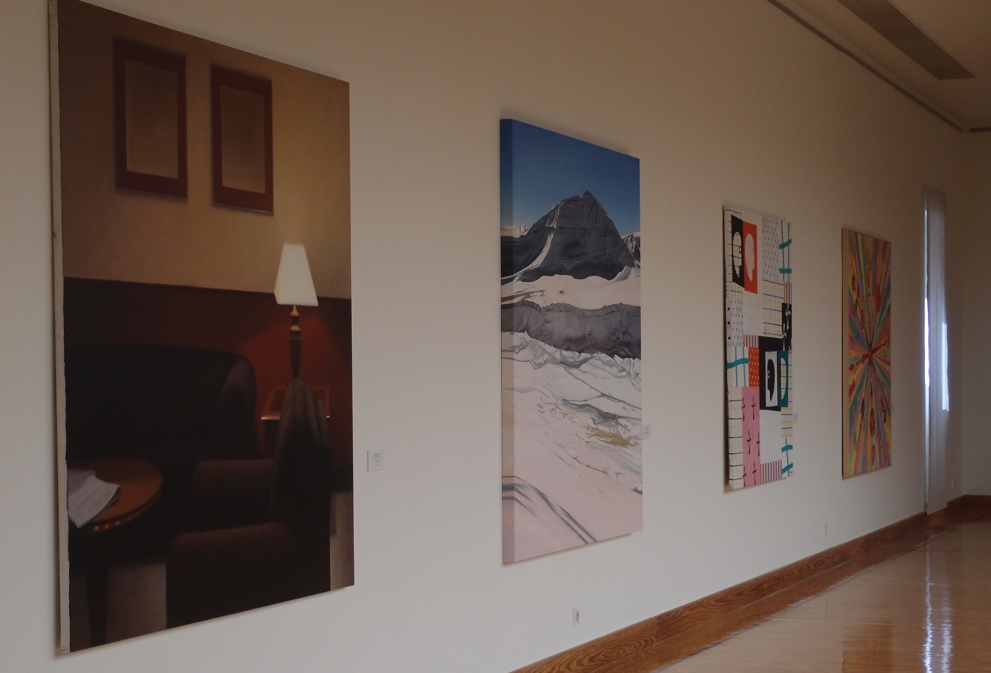 La muestra se puede visitar en el salón de plenos, claustro alto y acceso entre ambos