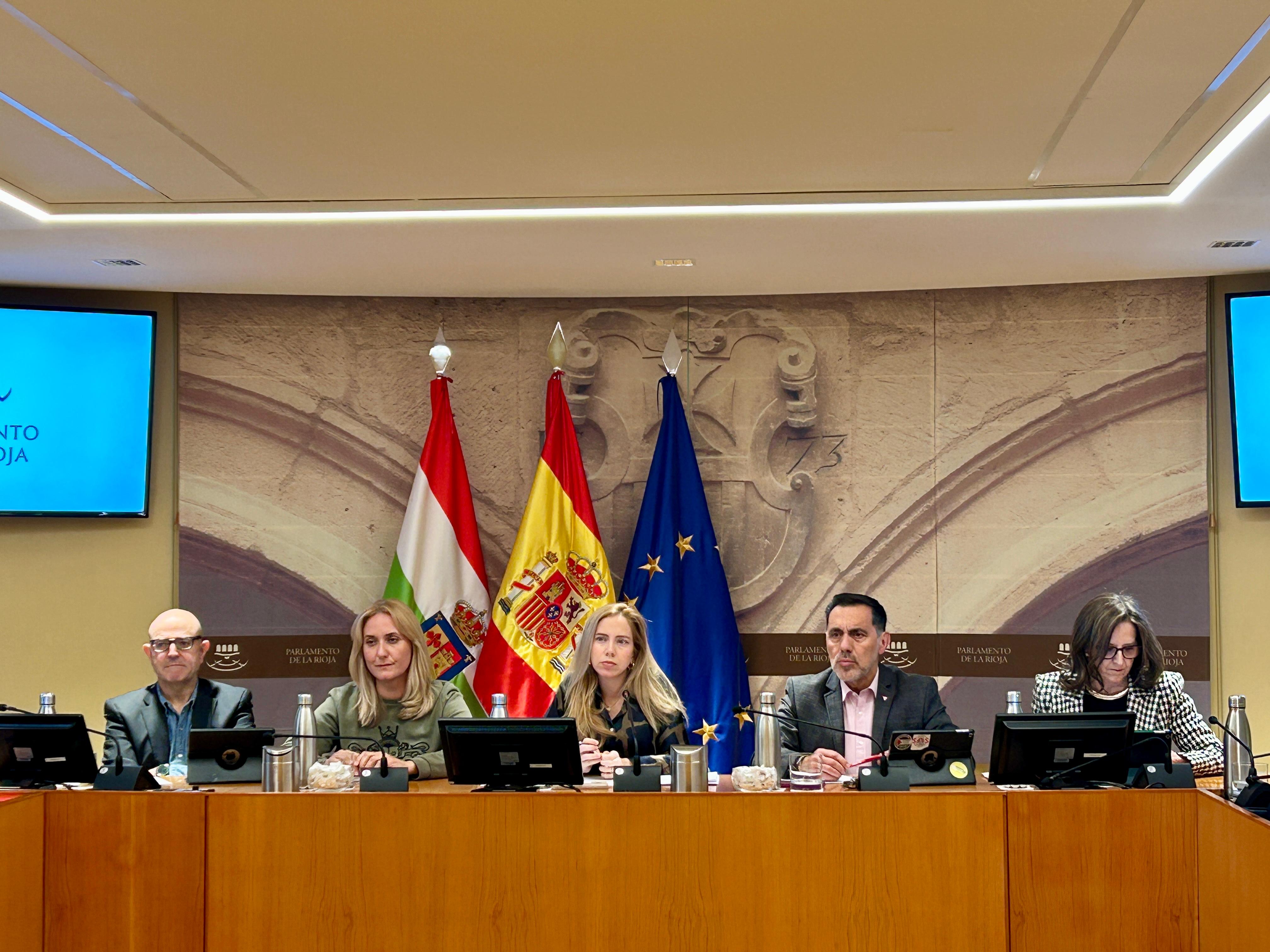 Mesa del Parlamento de La Rioja