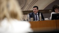 Alfonso Domínguez expone la posición del Gobierno regional sobre la propuesta de condonación parcial de la deuda autonómica