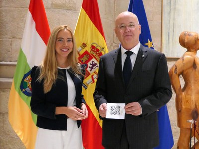 Entrega de la memoria de la Fiscalía