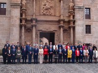 El Pleno aprueba por unanimidad la proposición de ley de reforma de la Ley 3/1982, de 9 de junio, de Estatuto de Autonomía de La Rioja en una sesión celebrada en el Monasterio de Yuso de San Millán de la Cogolla