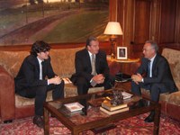 El Presidente del Parlamento de La Rioja ha recibido al alcalde de Providencia (Chile)