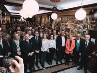 Presentación de 'Historias que brindan', en el 110º aniversario del Café Moderno de Logroño