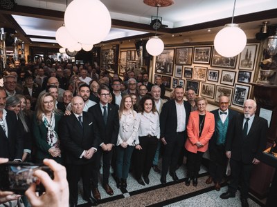 Presentación de 'Historias que brindan', en el 110º aniversario del Café Moderno de Logroño
