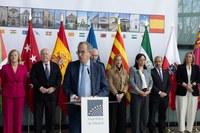 La presidenta del Parlamento defiende “el uso correcto de la lengua como una herramienta eficaz para acercar la labor parlamentaria a la ciudadanía”