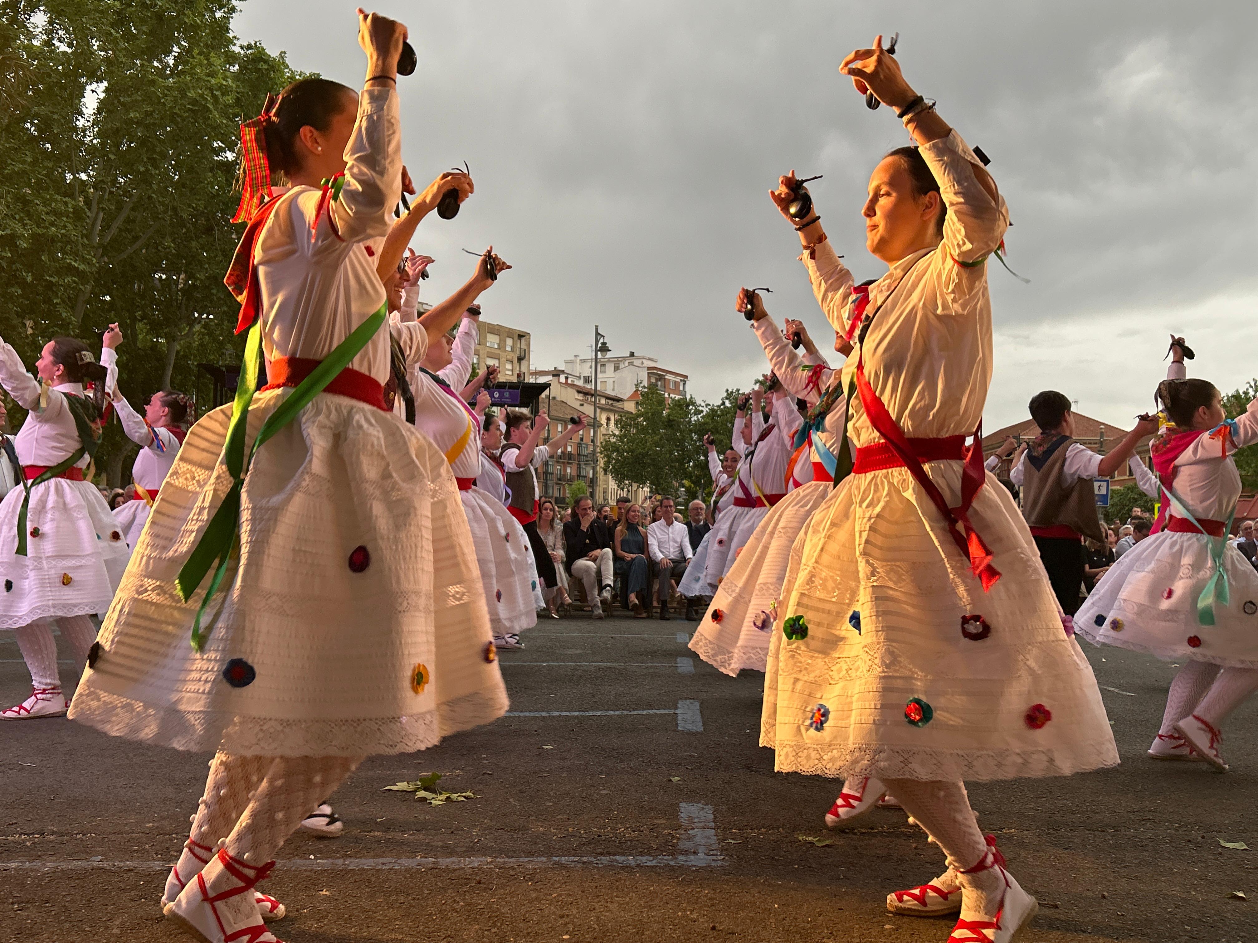 Acto de ofrenda floral a San Bernabé y evocación histórica de la ciudad