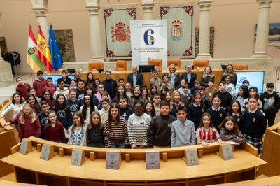 Lectura de la Constitución Española por escolares riojanos