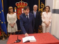 La Presidenta del Parlamento asiste a la toma de posesión de José Ignacio Pérez como Delegado del Gobierno en La Rioja