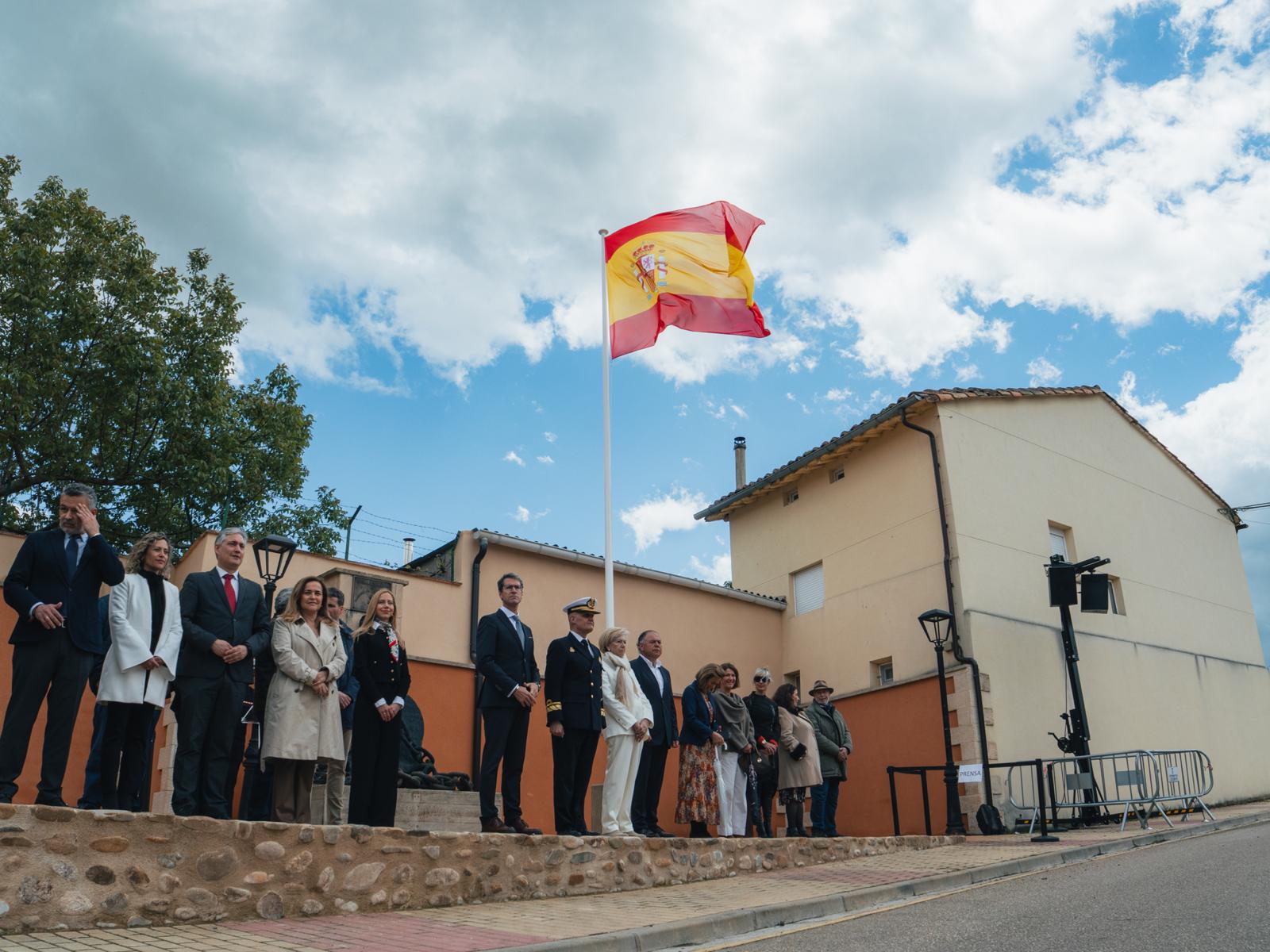 Inauguración de la plaza de la Armada en Hervías