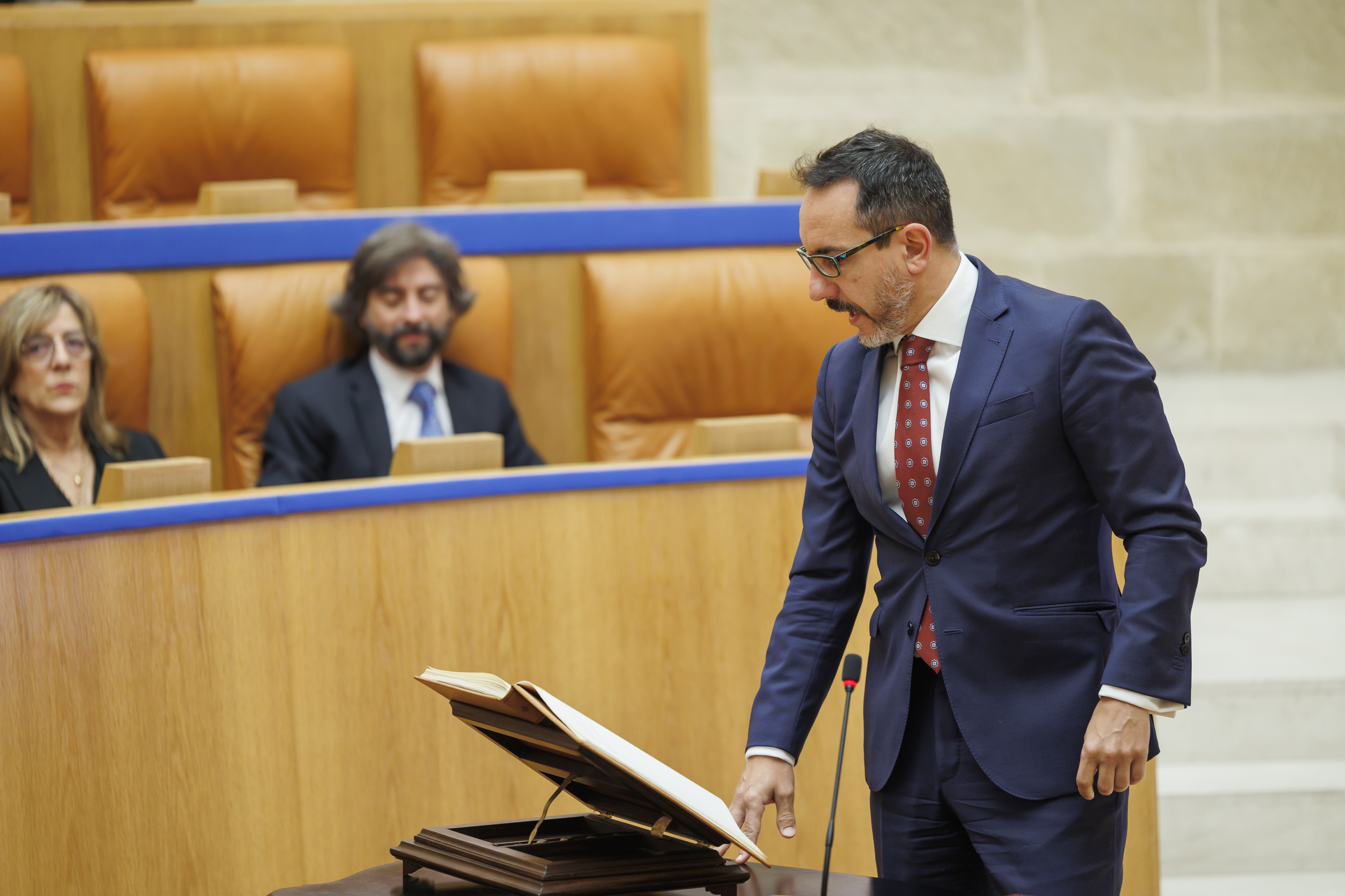 Adolfo Alonso de Leonardo-Conde toma posesión como nuevo miembro del Consejo Consultivo de La Rioja