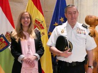 La presidenta del Parlamento recibe al jefe superior de Policía Nacional en La Rioja