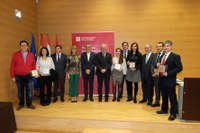 La Presidenta felicita a los galardonados en los XI Premios del Consejo Social UR 2018