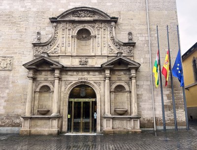 Banderas a media asta en señal de duelo